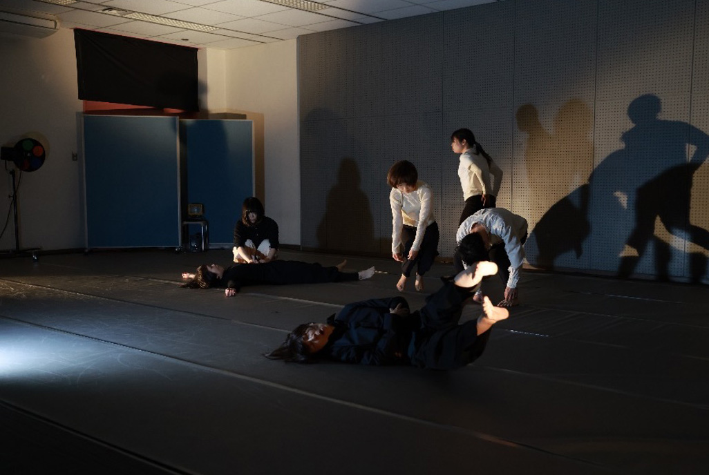 作品「トーク＆インプロ」  （矢鳴，2025）